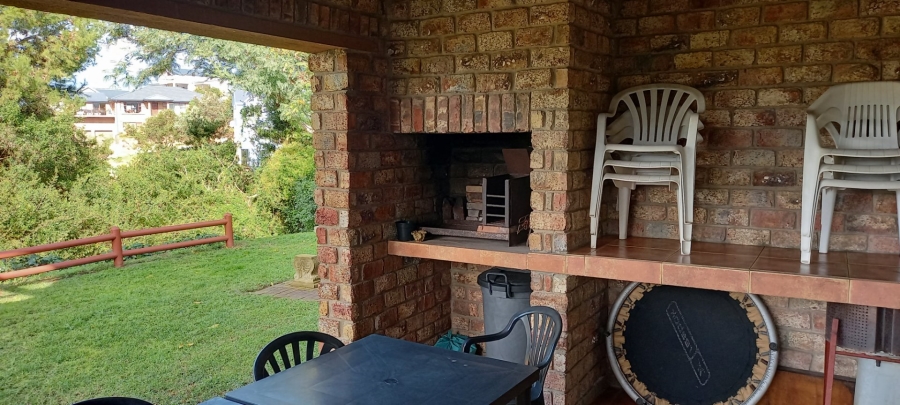 6 Bedroom Property for Sale in Bergsig Western Cape